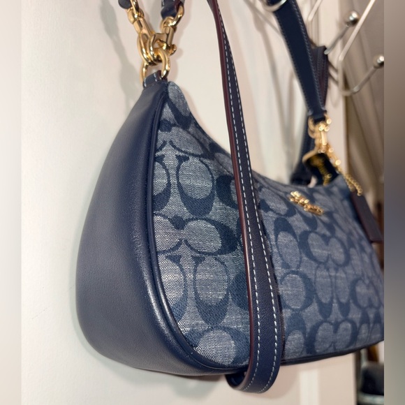 ✨ Coach Teri Shoulder Bag in Signature Denim ✨ CH139 - Picture 3 of 16